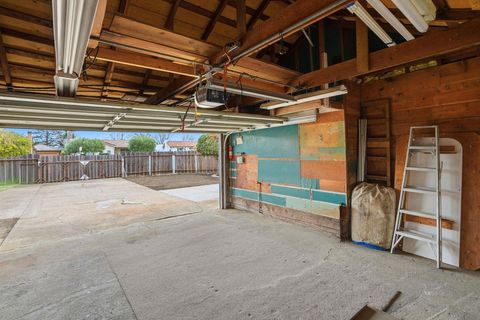 Tiny photo for 333 Hawthorne Street, Salinas, CA 93901 (MLS # ML82033223)