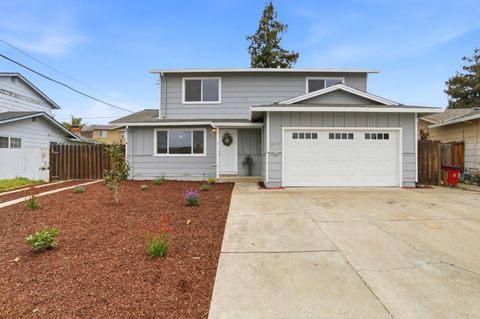 Photo of 2074 Ashwood Lane, SAN JOSE, CA 95132 (MLS # ML82034296)