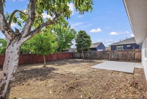 Tiny photo for 339 Dimaggio Avenue, PITTSBURG, CA 94565 (MLS # ML82040738)