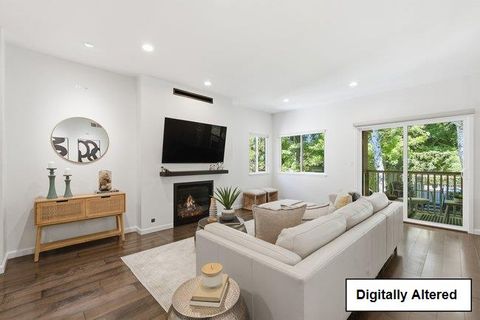 Photo of REDWOOD CITY, CA 94061 (MLS # ML82052241)