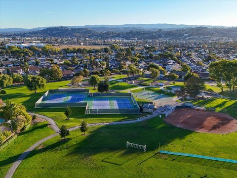 Tiny photo for 917 Laguna Circle, FOSTER CITY, CA 94404 (MLS # ML82025565)