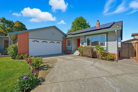 Tiny photo for 917 Laguna Circle, FOSTER CITY, CA 94404 (MLS # ML82025565)