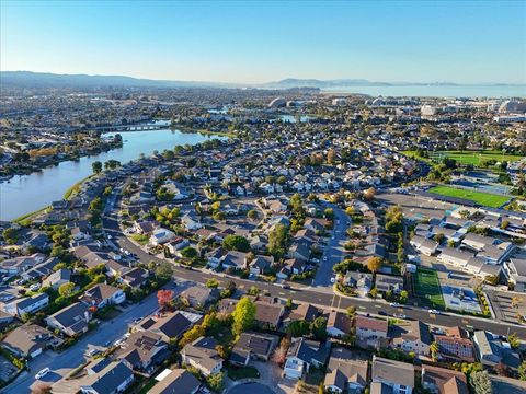 Tiny photo for 917 Laguna Circle, FOSTER CITY, CA 94404 (MLS # ML82025565)