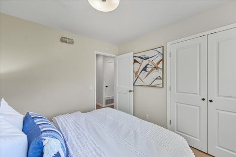 Tiny photo for 917 Laguna Circle, FOSTER CITY, CA 94404 (MLS # ML82025565)