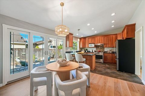 Tiny photo for 917 Laguna Circle, FOSTER CITY, CA 94404 (MLS # ML82025565)