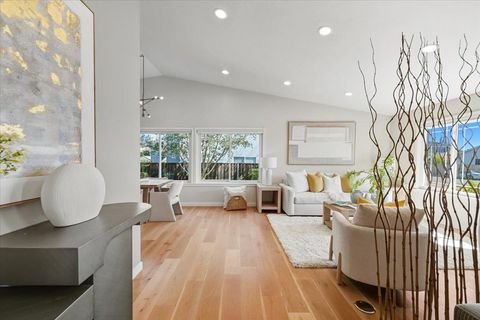 Tiny photo for 917 Laguna Circle, FOSTER CITY, CA 94404 (MLS # ML82025565)