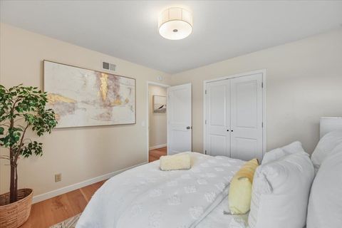 Tiny photo for 917 Laguna Circle, FOSTER CITY, CA 94404 (MLS # ML82025565)