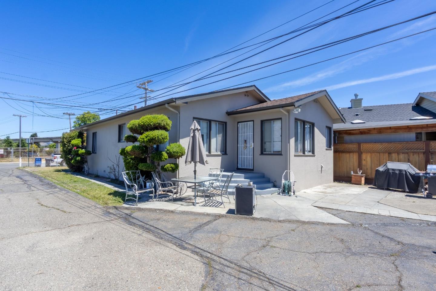 563 Laurel Avenue