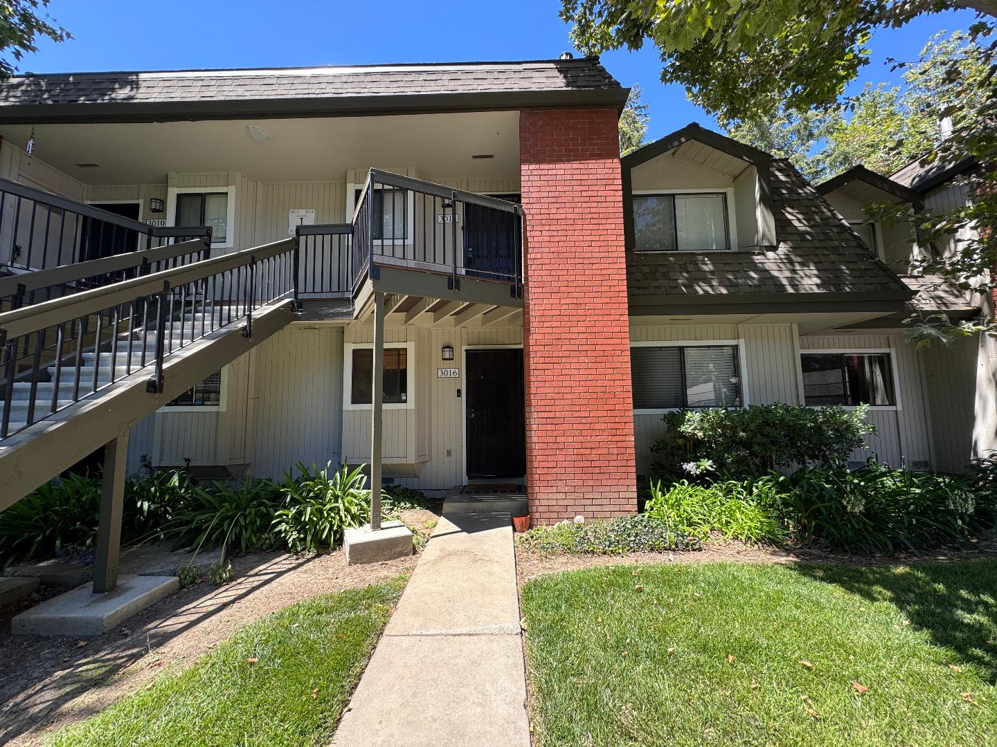 3016 Shadow Springs Place