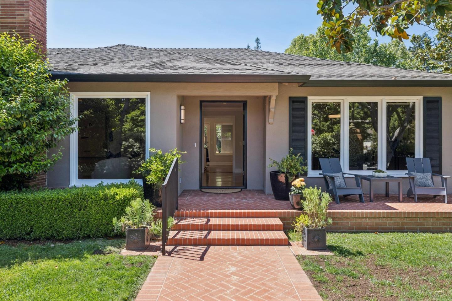 1800 Oakdell Drive
