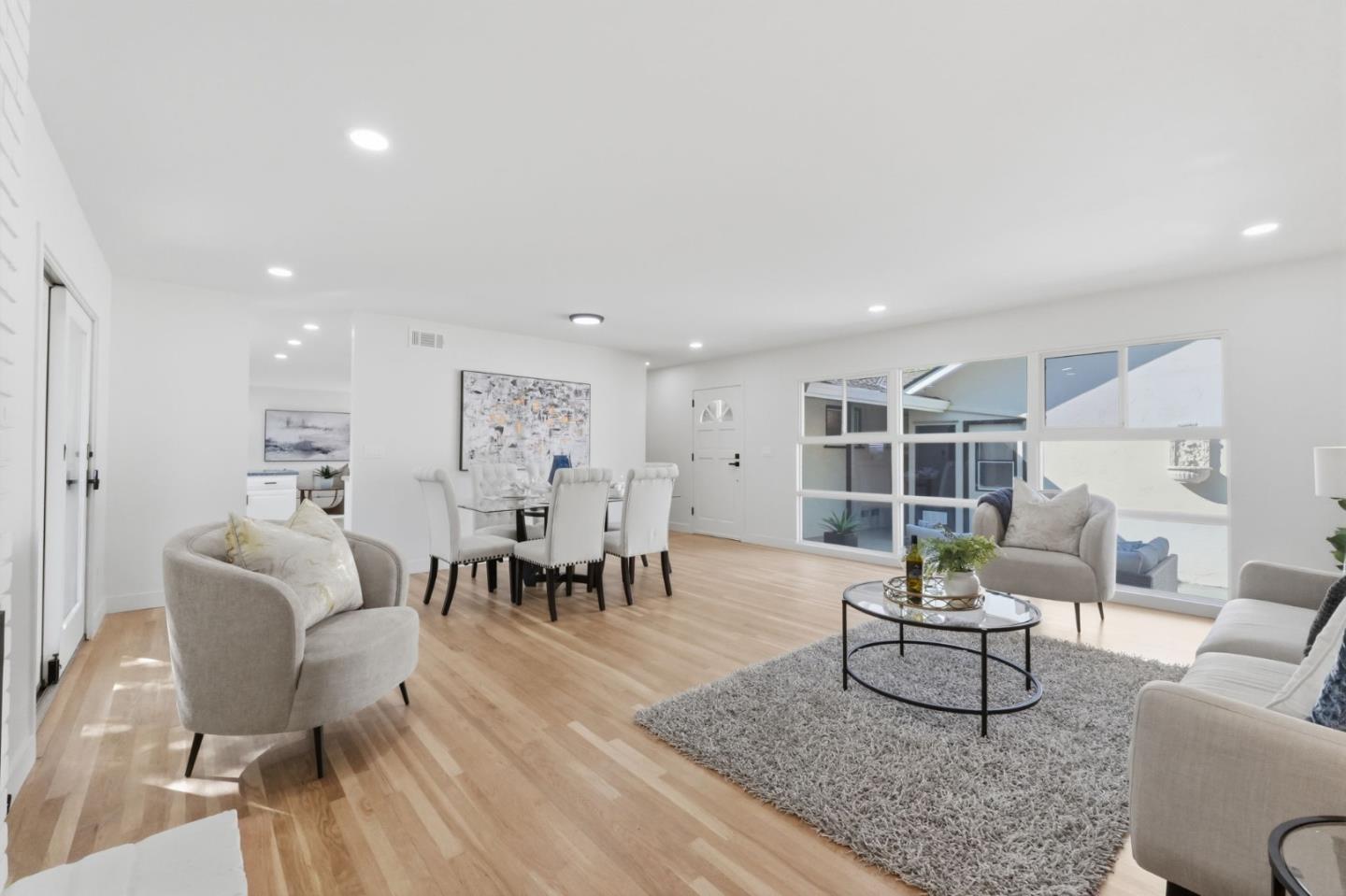 802 West Knickerbocker Drive