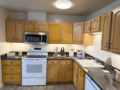 Tiny photo for 1170 Foster City Boulevard #303, FOSTER CITY, CA 94404 (MLS # ML82052405)