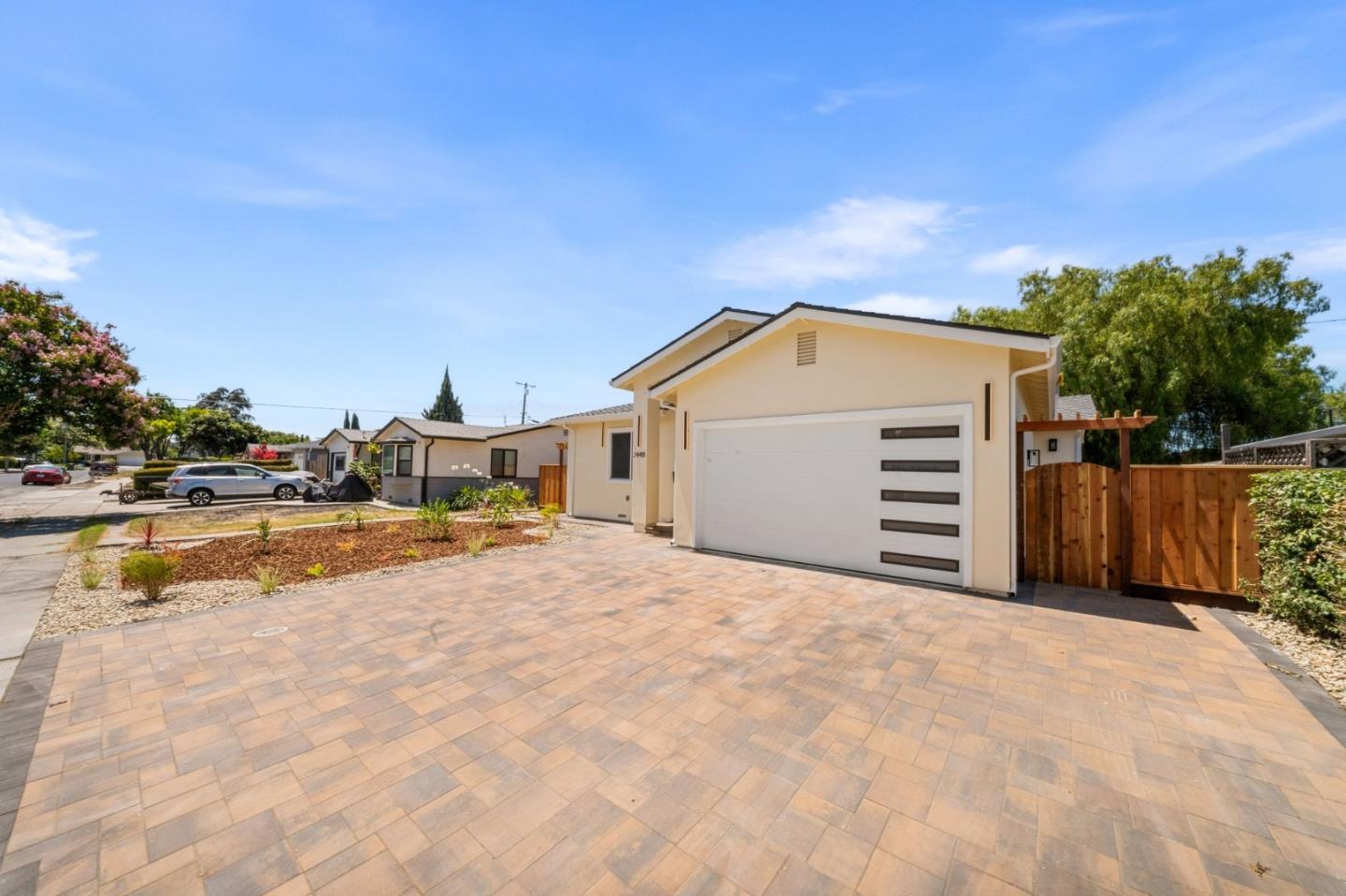 2448 Moraine Drive