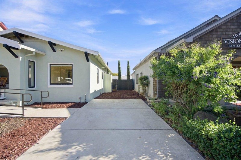 345 6th Street