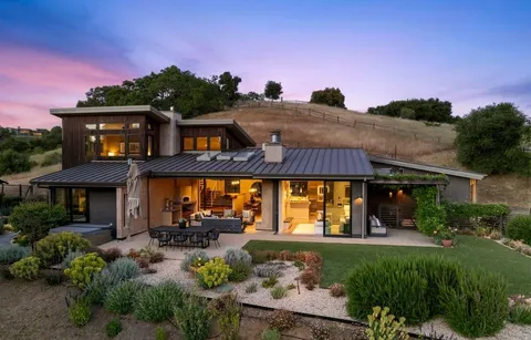 140 Pinon Drive, Portola Valley, CA 94028 - #: ML81998853
