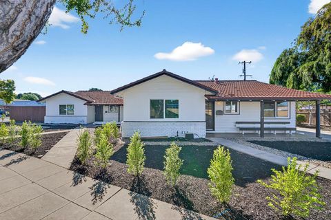 Photo of 2991 Almaden Road, SAN JOSE, CA 95125 (MLS # ML82039832)
