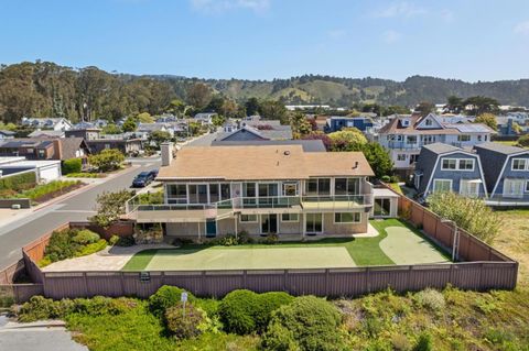 Photo of 204 Roosevelt Boulevard, HALF MOON BAY, CA 94019 (MLS # ML82045320)