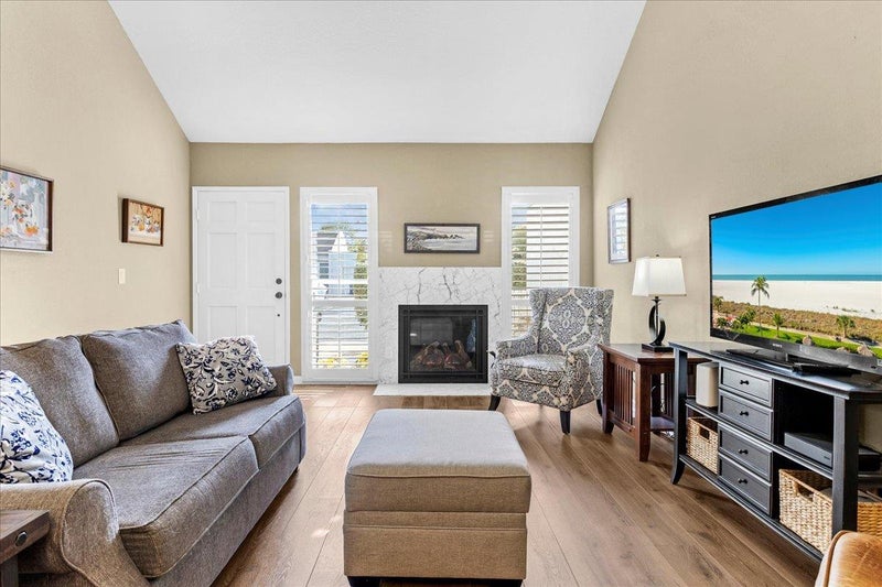 4000 Rio Road 26