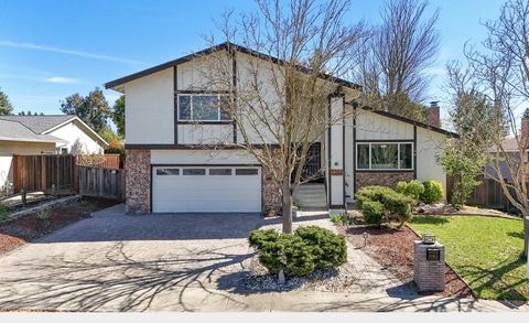 Photo of 3368 Camarones Pl, SAN RAMON, CA 94583 (MLS # ML82034811)
