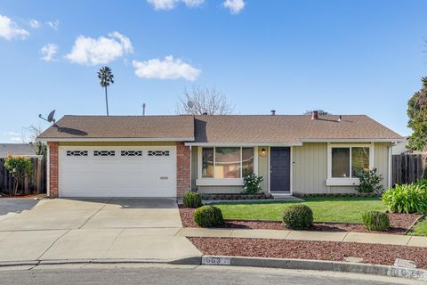 Photo of 663 Perkins Court, SAN JOSE, CA 95127 (MLS # ML82030422)