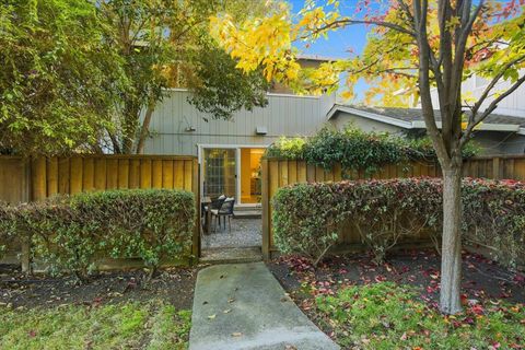 Tiny photo for 1542 Canna Court, MOUNTAIN VIEW, CA 94043 (MLS # ML82029254)