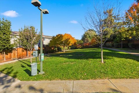 Tiny photo for 1542 Canna Court, MOUNTAIN VIEW, CA 94043 (MLS # ML82029254)