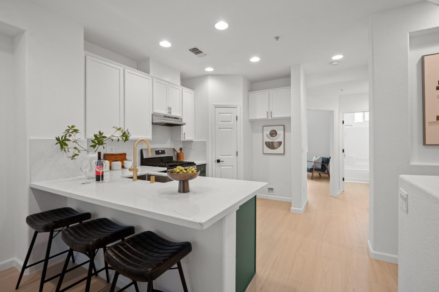 728 City Walk Place 4