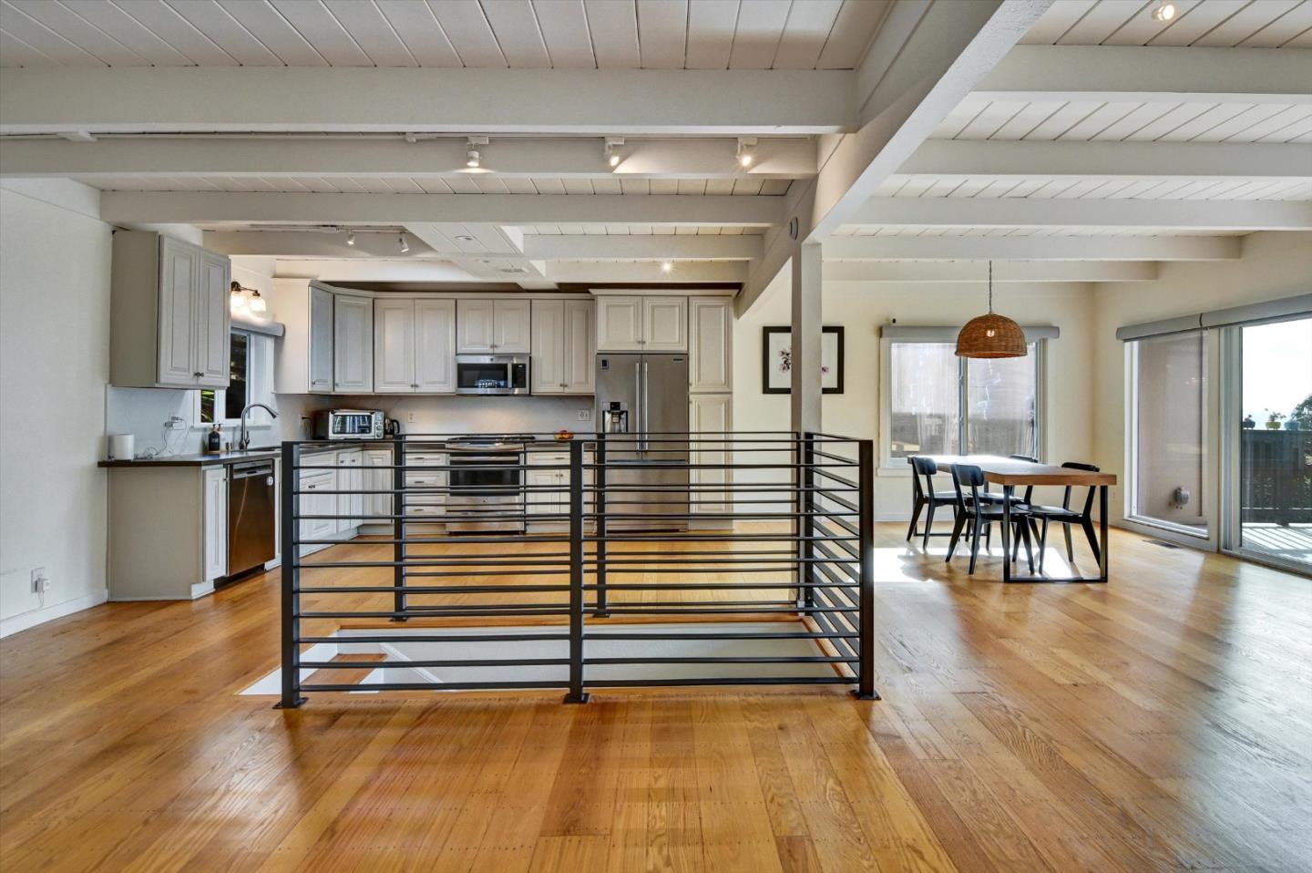 2323 Mastlands Drive