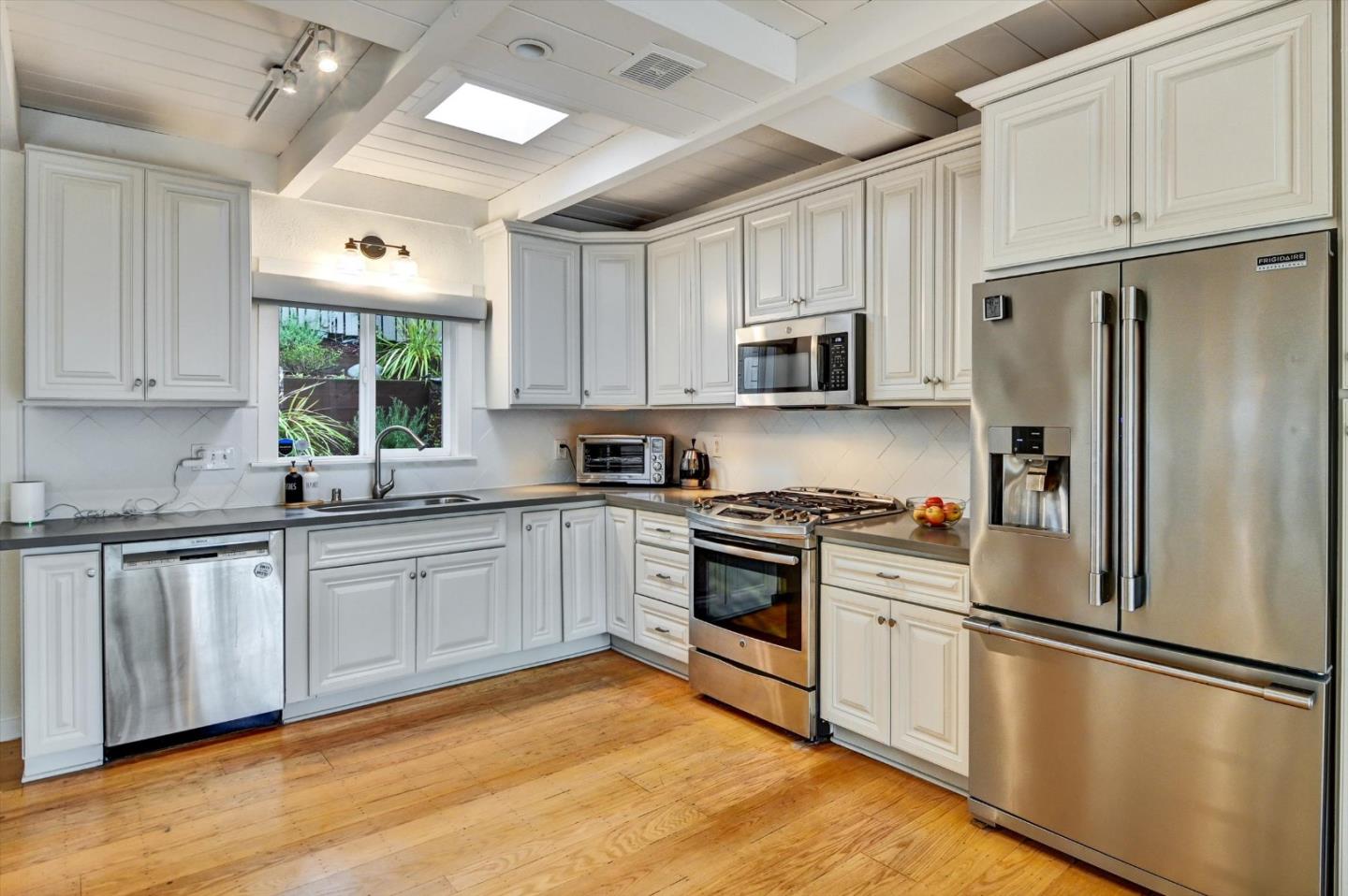 2323 Mastlands Drive