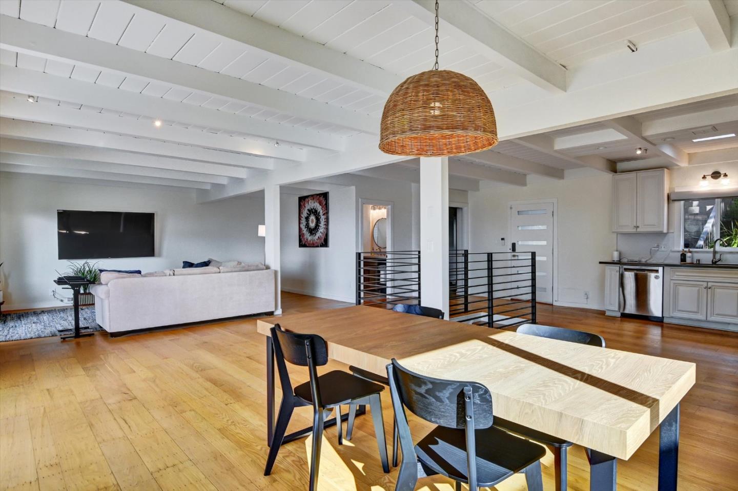 2323 Mastlands Drive