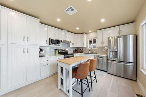 Tiny photo for 5368 Beech Grove Court, San Jose, CA 95123 (MLS # ML82031003)