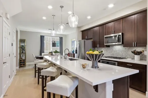 3091 Lina Street Unit 4, San Jose, CA 95136 - #: ML82045800
