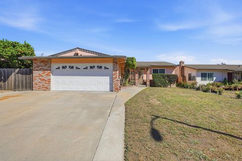 Photo of 1666 El Dorado Drive, SALINAS, CA 93906 (MLS # ML82042192)