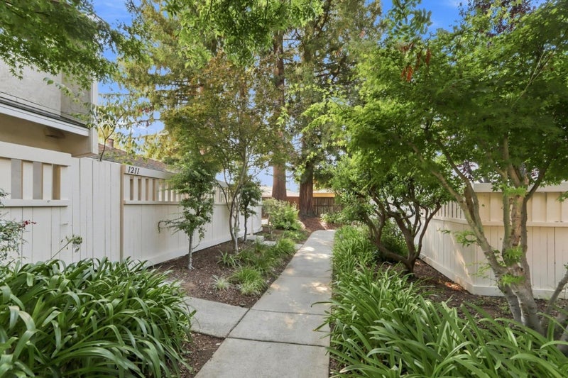 1203 Crescent Terrace