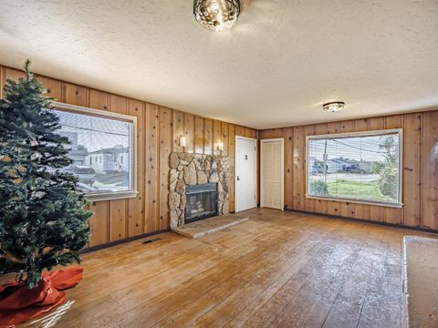 Tiny photo for 35 Sycamore Street, WATSONVILLE, CA 95076 (MLS # ML82029265)