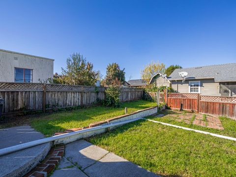 Tiny photo for 35 Sycamore Street, WATSONVILLE, CA 95076 (MLS # ML82029265)