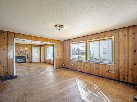 Tiny photo for 35 Sycamore Street, WATSONVILLE, CA 95076 (MLS # ML82029265)