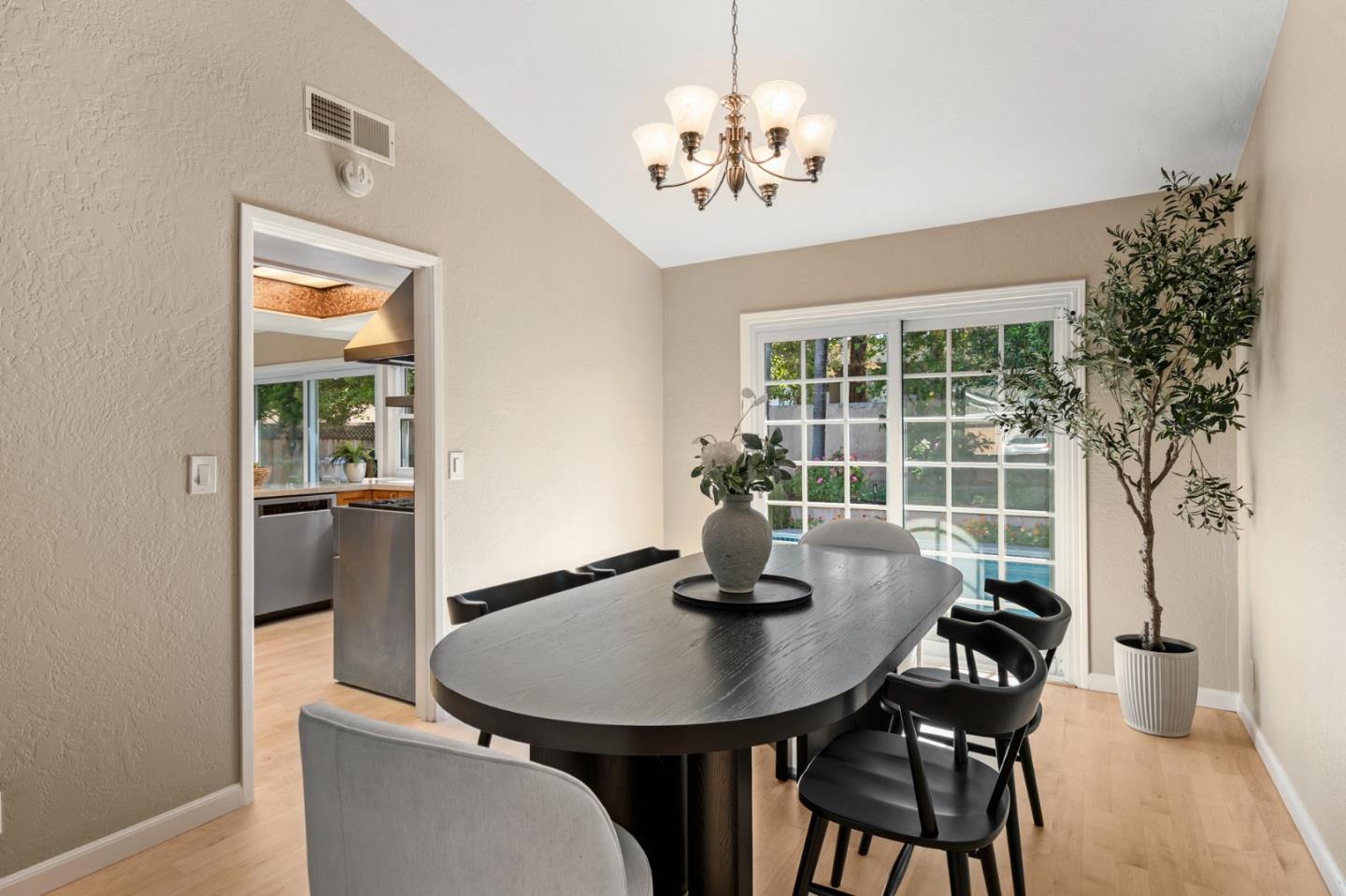 3276 Cheshire Drive