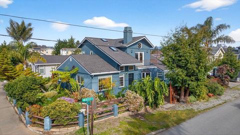 Photo of 1021 Webster Street, SANTA CRUZ, CA 95062 (MLS # ML82034364)