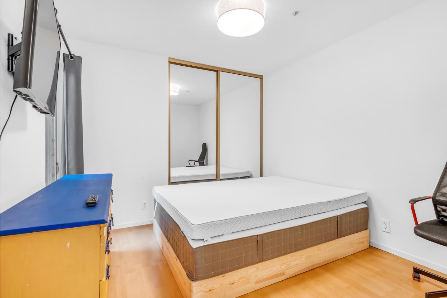 1930 Mission Street 4