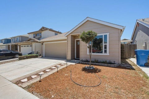 Tiny photo for 407 Cardona Circle, GREENFIELD, CA 93927 (MLS # ML82053792)