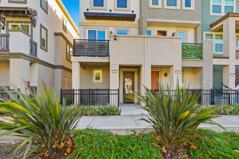 Tiny photo for 838 Garden Street, Milpitas, CA 95035 (MLS # ML82029722)