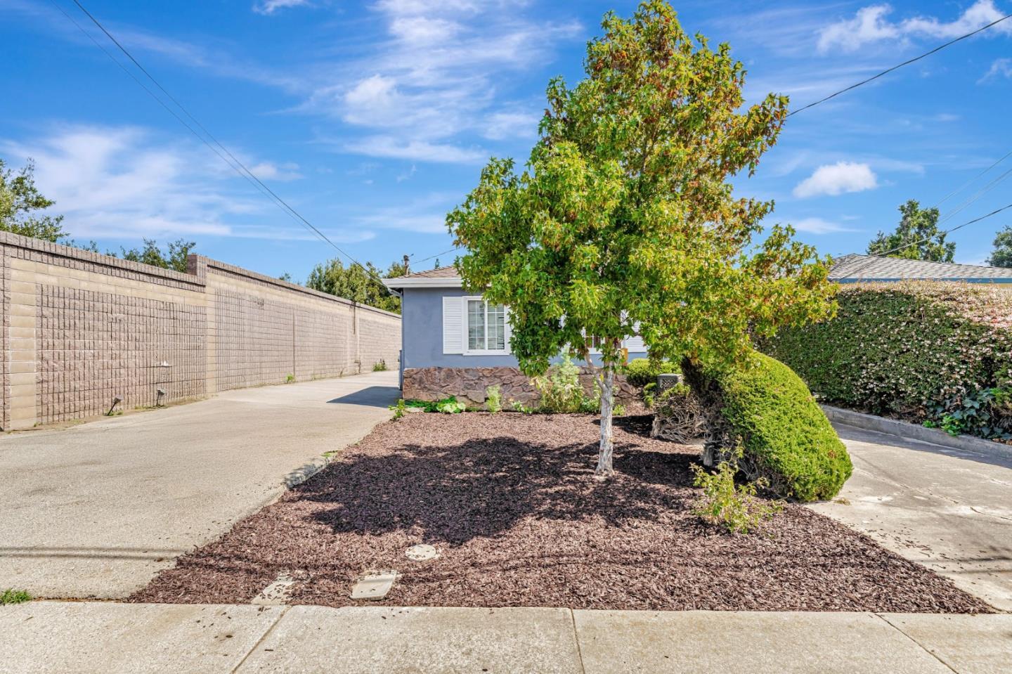 584 Macarthur Avenue