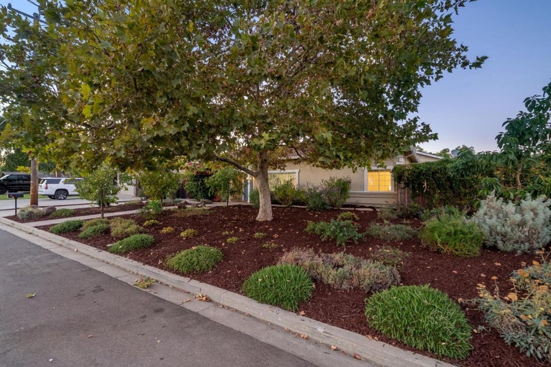 1021 Carola Avenue