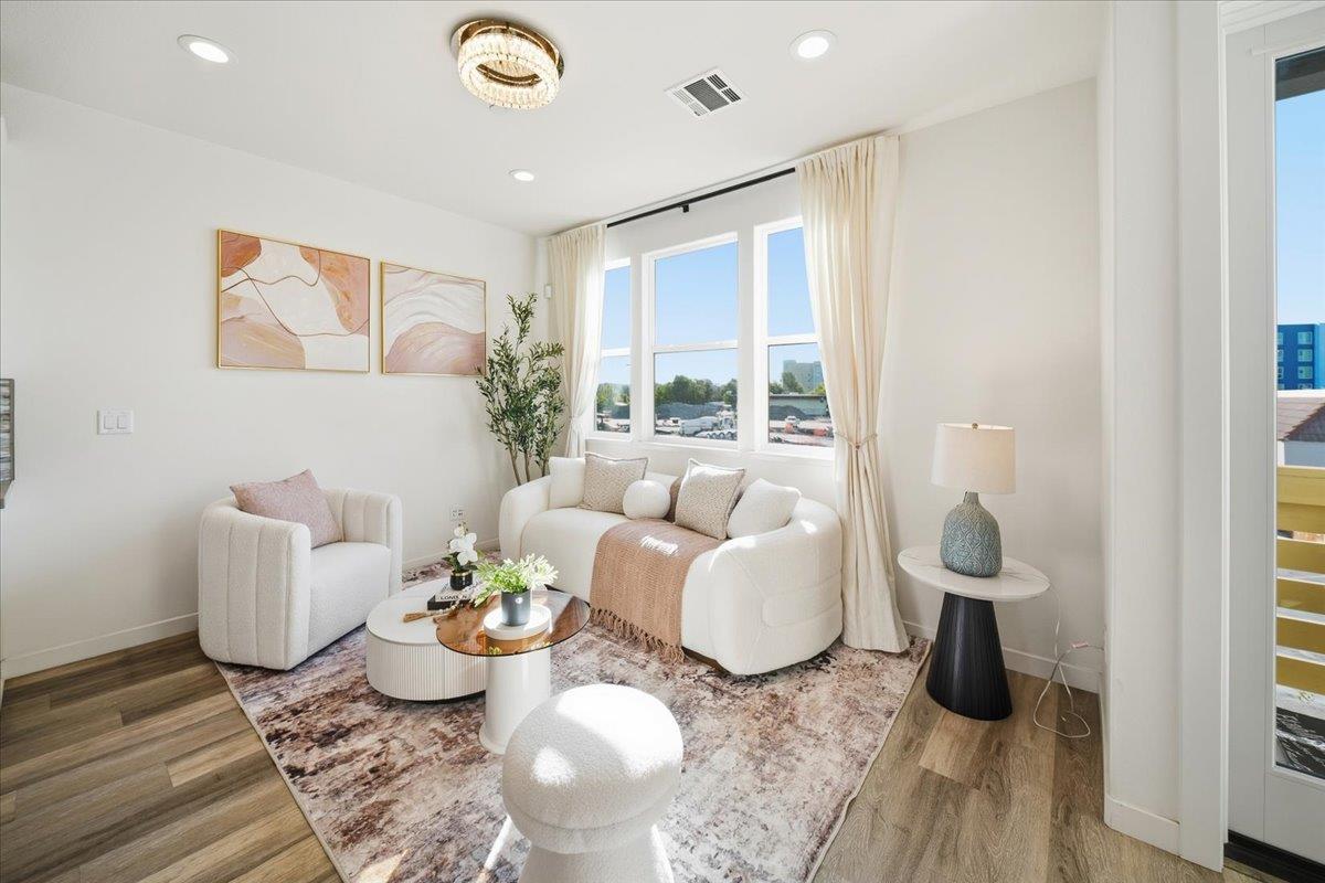 1930 Joshua Tree Circle