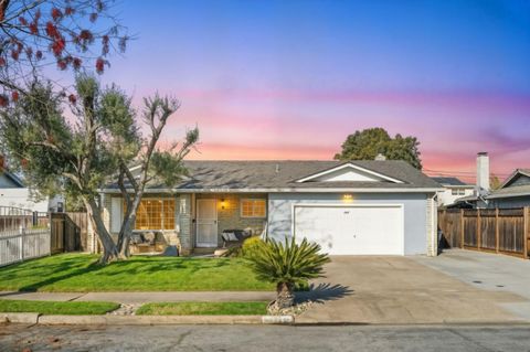 Photo of 761 Carla Way, GILROY, CA 95020 (MLS # ML82029613)