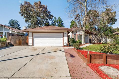 Photo of 2753 Asilomar Drive, ANTIOCH, CA 94531 (MLS # ML82035992)