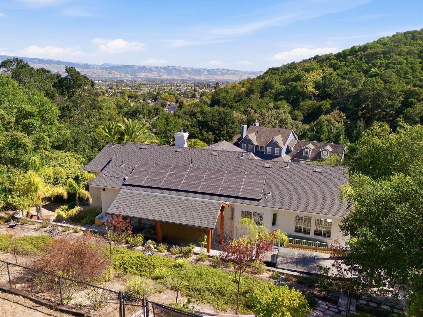 1885 Hollyhock Lane