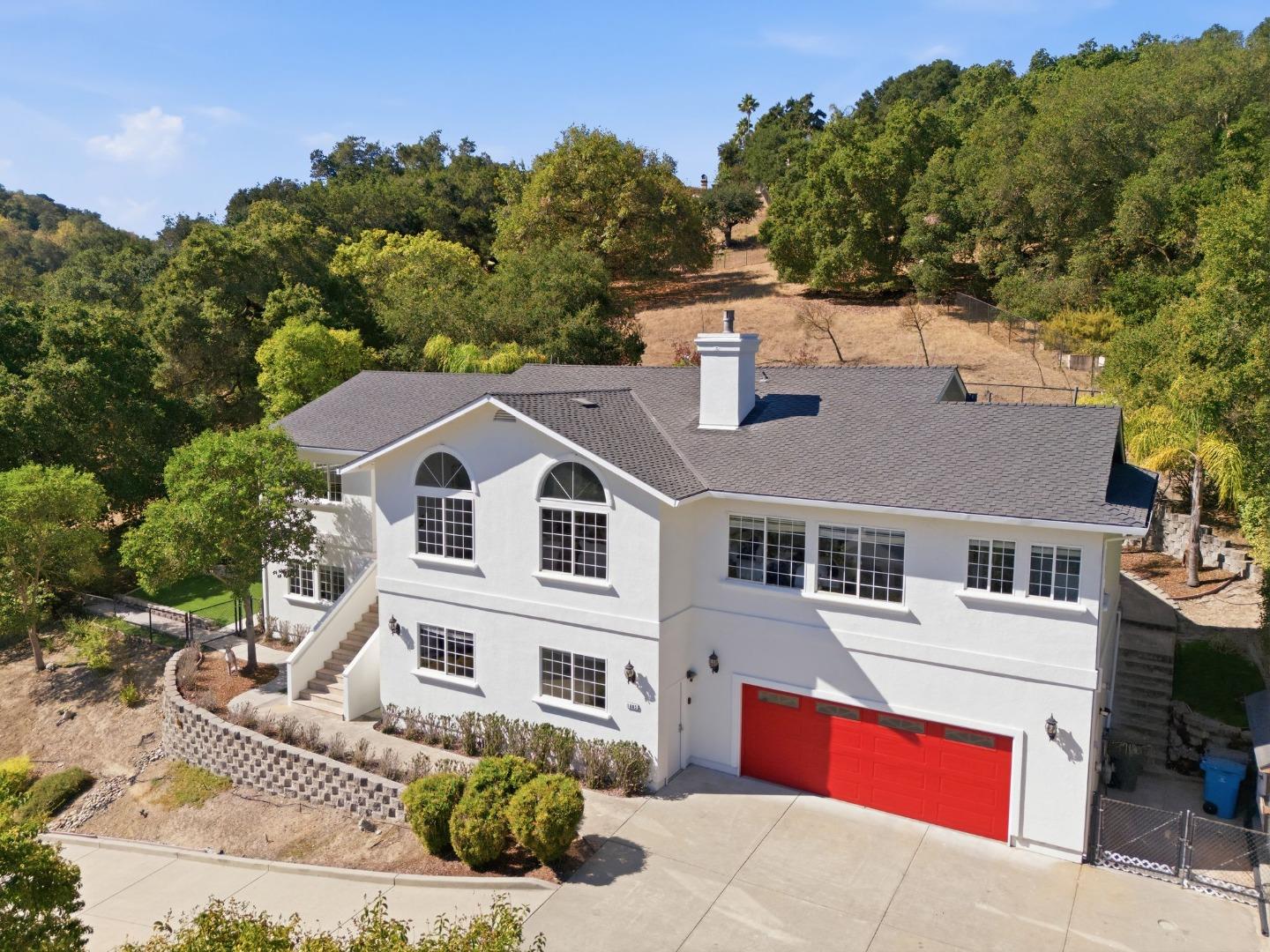 1885 Hollyhock Lane