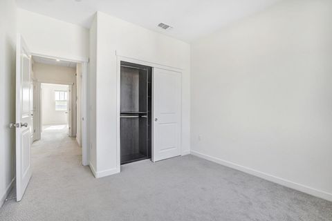 Tiny photo for 117 E Central Parkway, MOUNTAIN HOUSE, CA 95391 (MLS # ML82034049)